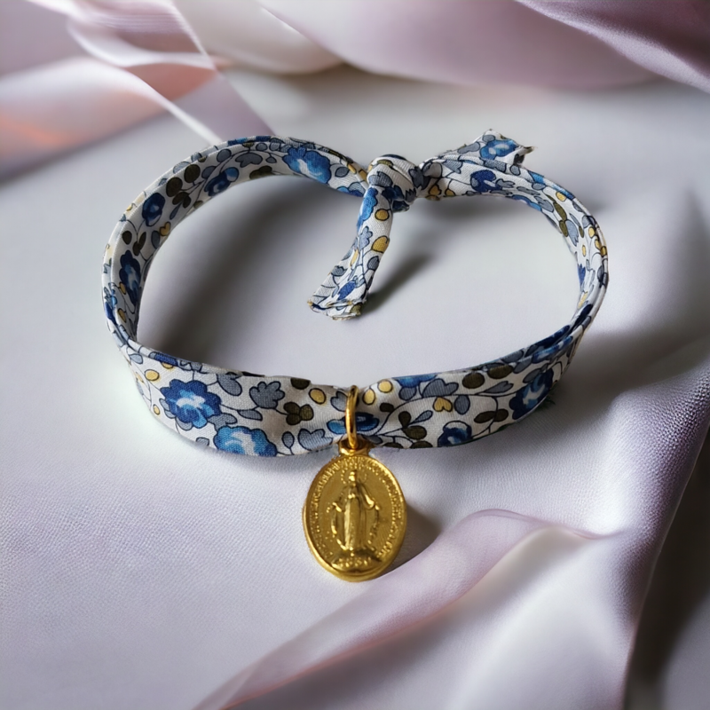 Bracelet liberty avec une médaille miraculeuse Bracelet liberty avec une médaille miraculeuse