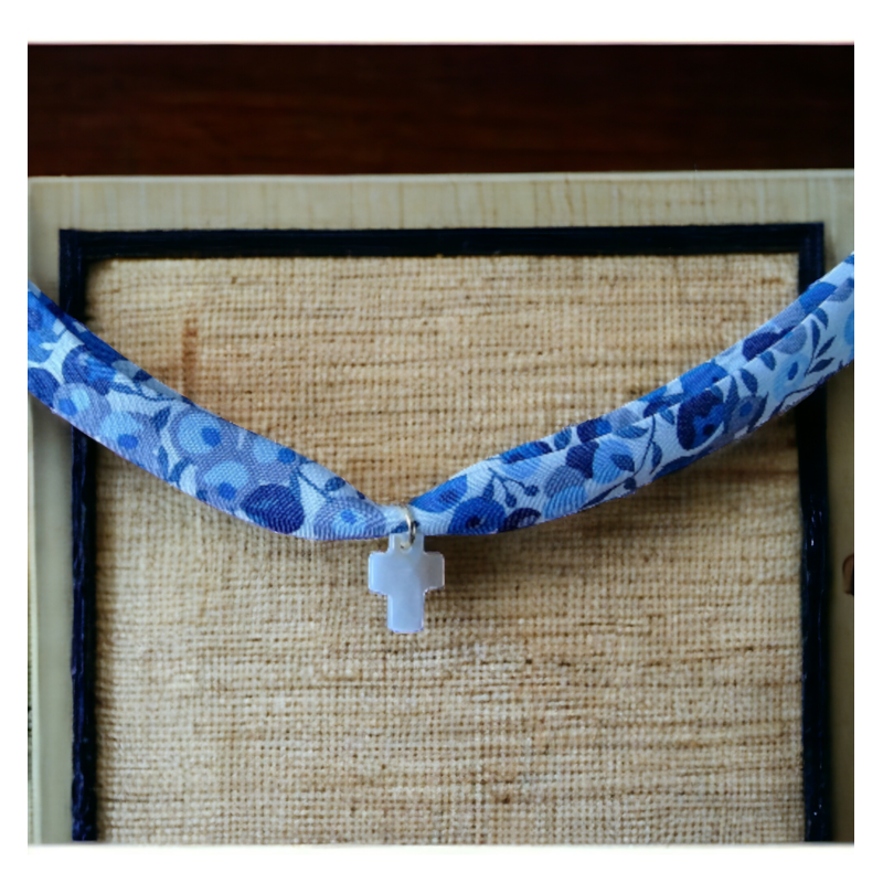 collier liberty, communion, collier liberty, communion,